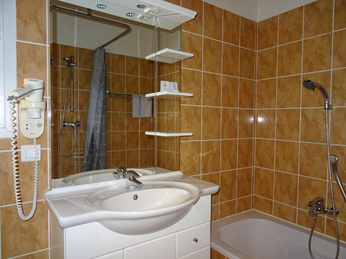 Location Villa Et Studios Roquebrune-sur Argens Dış mekan fotoğraf